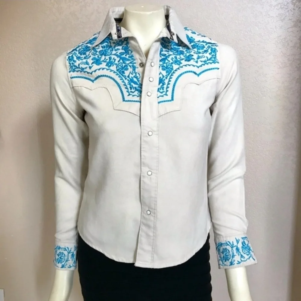 Western Rodeo Cowgirl Button-Down Long-Sleeve Shirt - Small - Picture 10 of 11